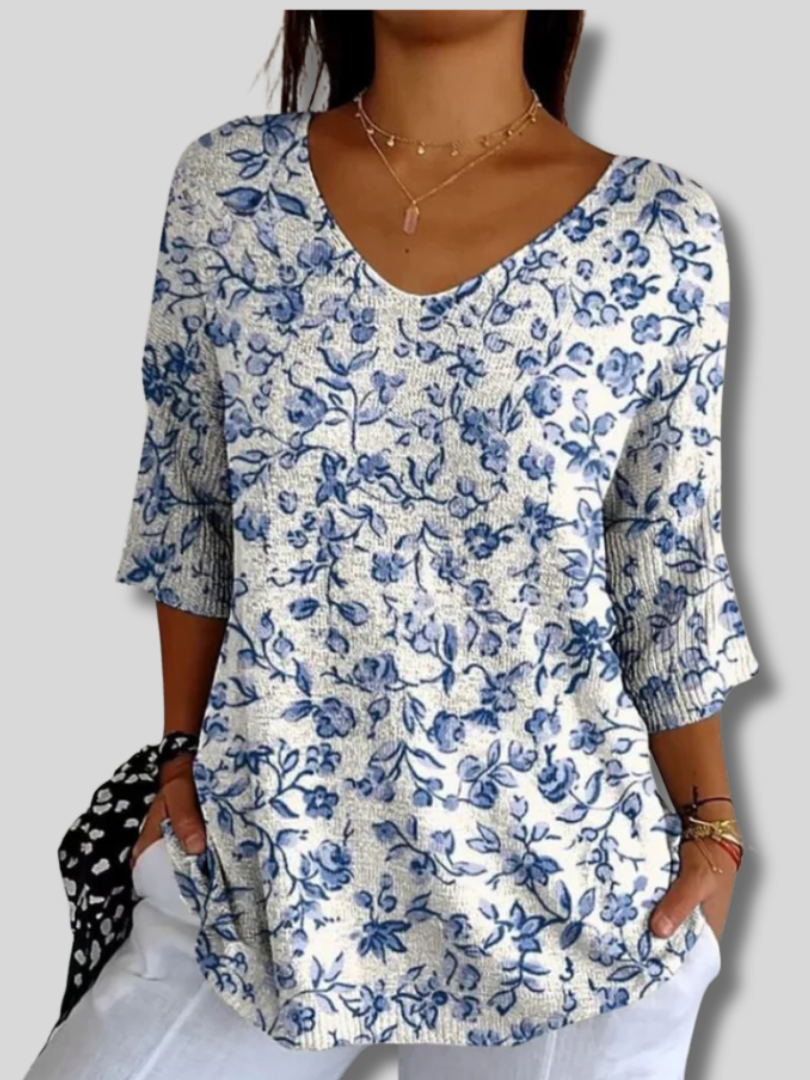 Women's Small Blue Flowers Print Casual Pullover Knit