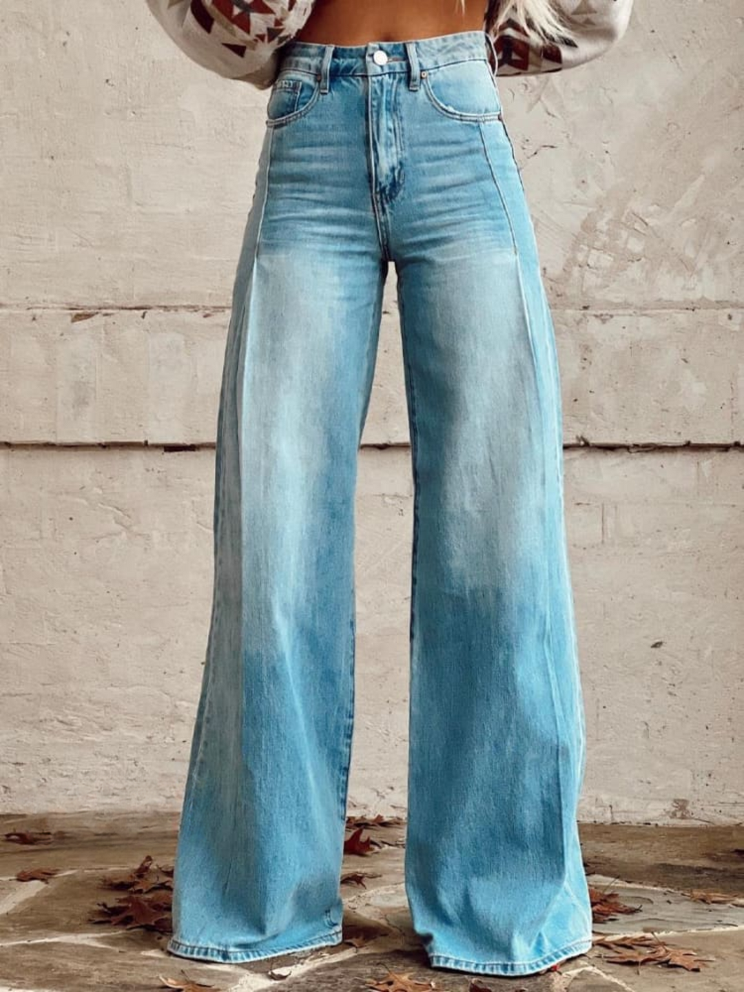 Layla | Timeless Light Wash Wide-Leg Trousers