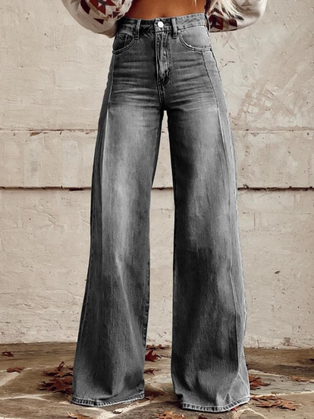 Layla | Timeless Light Wash Wide-Leg Trousers