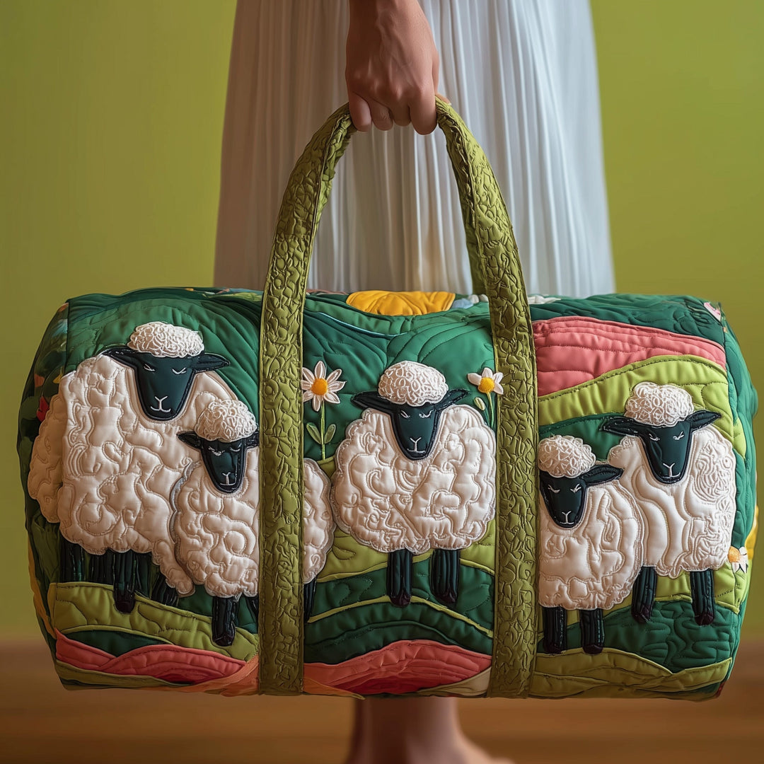 Nicoline™ | Sheep Haven Quilted Weekend Bag