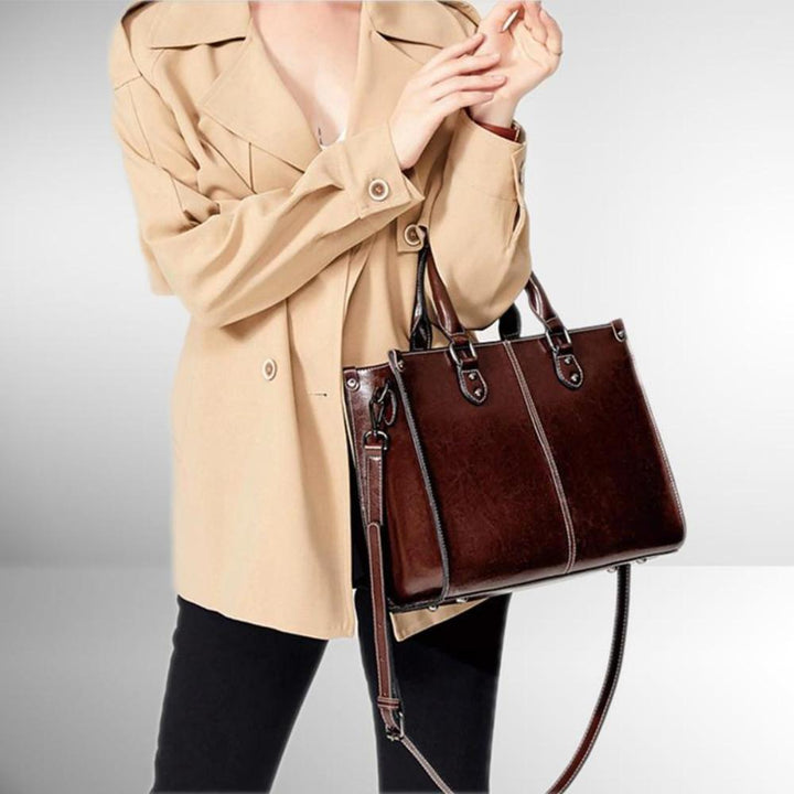 Chic Tote - Timeless and Practical