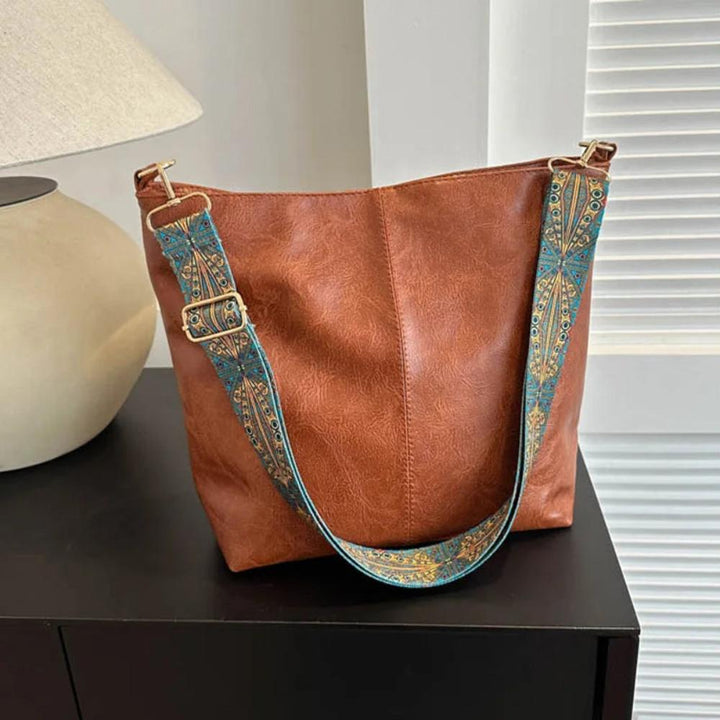 Chelsey's Retro Elegance | Leather Shoulder Bag