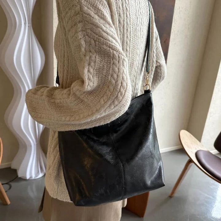 Chelsey's Retro Elegance | Leather Shoulder Bag