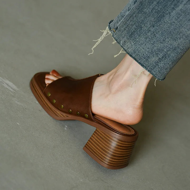 Venita Leather Sandals