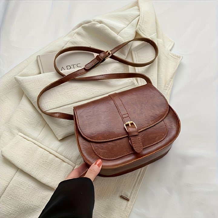 Evelyn Classic Saddle Crossbody Purse