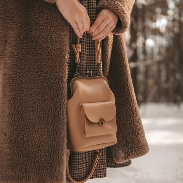 Retro Chic Vintage Kiss-Lock Handbag