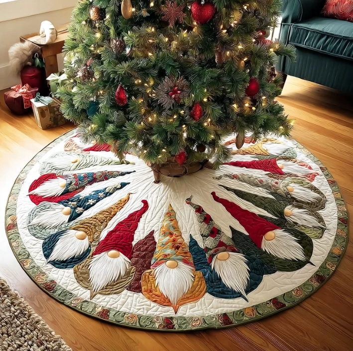 Siwan™ | Scandinavian Tomte Quilted Tree Skirt