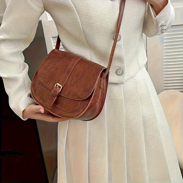 Evelyn Classic Saddle Crossbody Purse