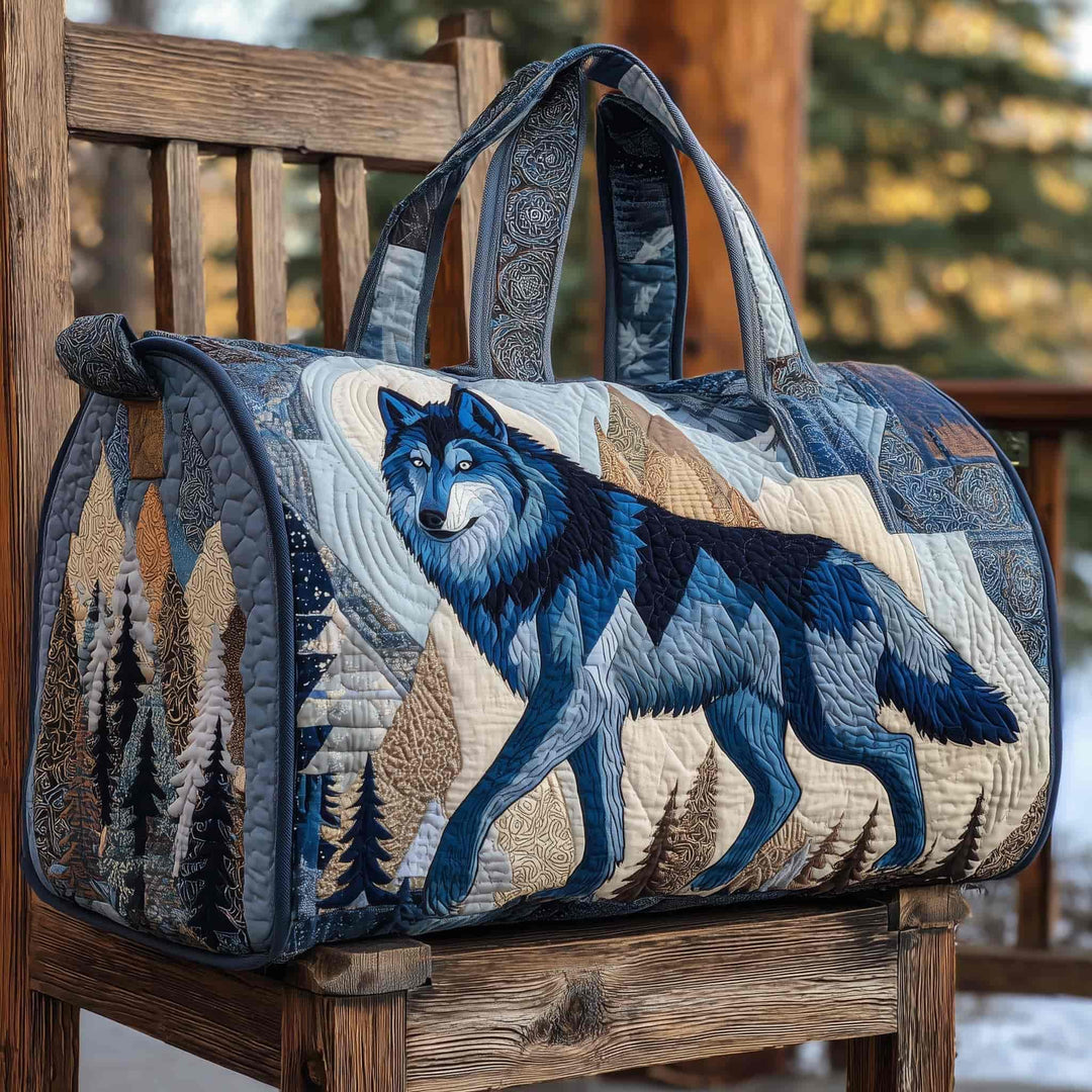 Avalyn™ | Wild Wolf Quilted Weekend Bag
