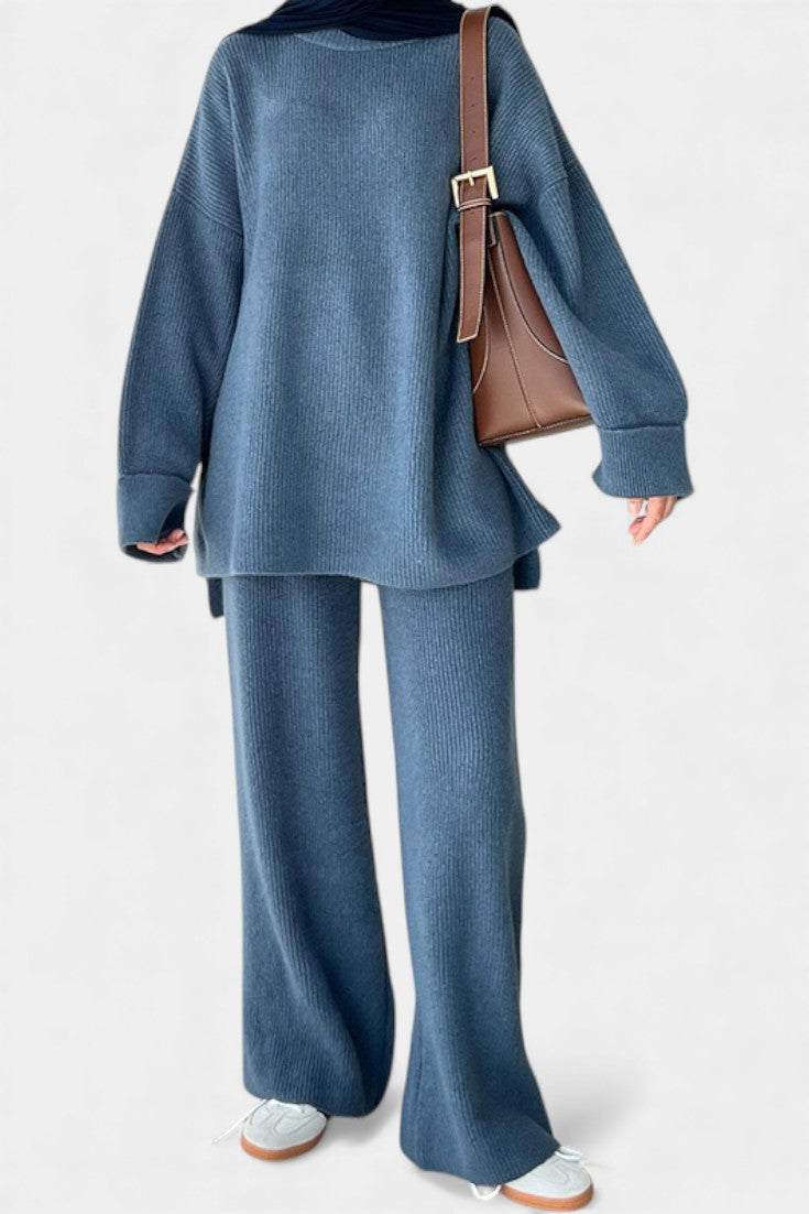 Quirina Relaxed Ensemble with Round Neckline and Flowing Pants