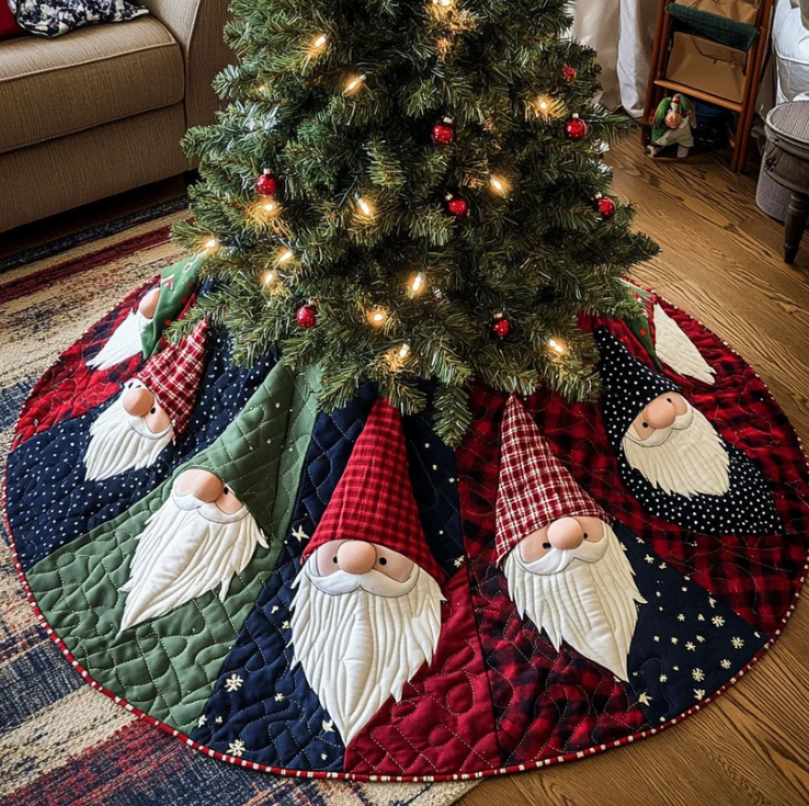 Mallt™ | Gnome Patchwork Quilted Tree Skirt