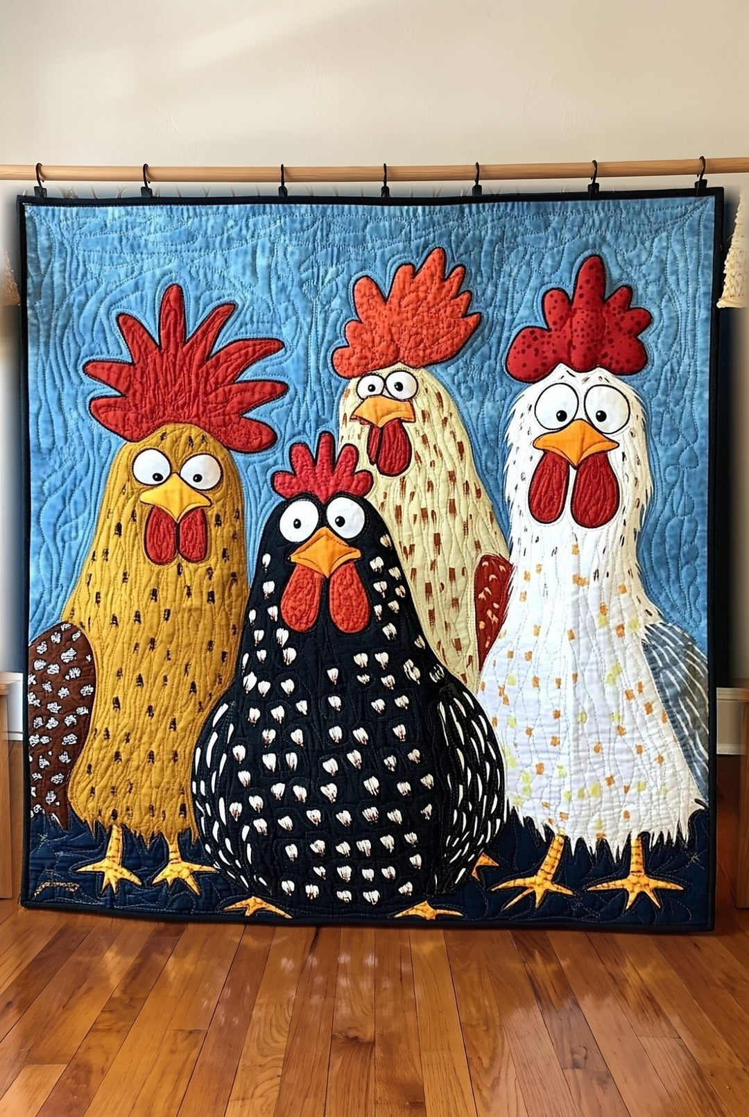 Rhonwen™ | Three Hens Quilted Blanket